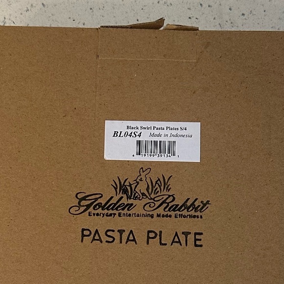 NIB Golden Rabbit Set of 4 Black Swirl Pasta Plates - Picture 8 of 13